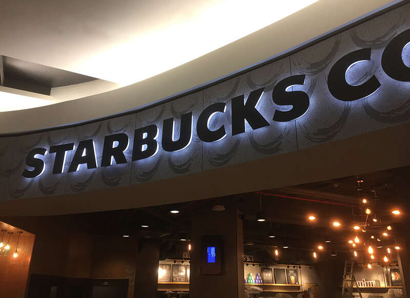 Starbucks Coffee Shop in Gatwick Airport